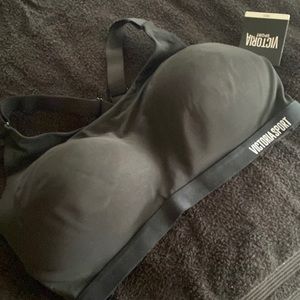 💕 NWT VICTORIA Secret SPORTS BRA 💕